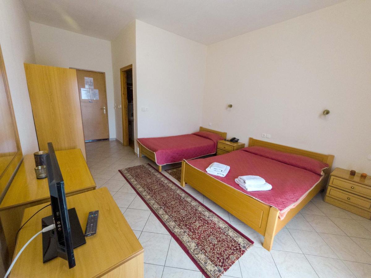 Hotel Kastro Sérvia Buitenkant foto